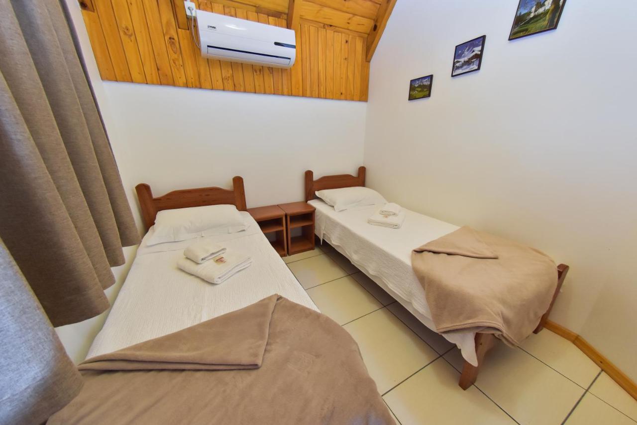 Hotel Vila Dos Alpes Treze Tilias Luaran gambar