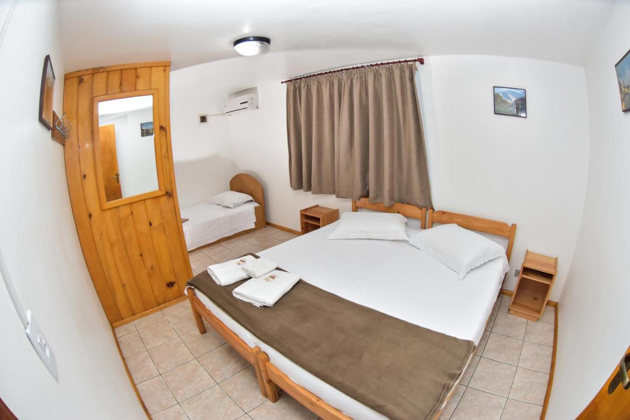 Hotel Vila Dos Alpes Treze Tilias Luaran gambar